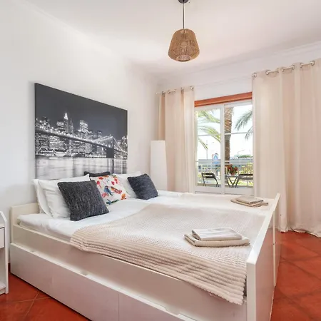 Homes With Cozy Terrace & 2 Swimming Pools Near The Heart Daire