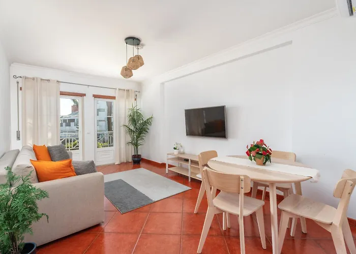 Homes With Cozy Terrace & 2 Swimming Pools Near The Heart אלבופיירה