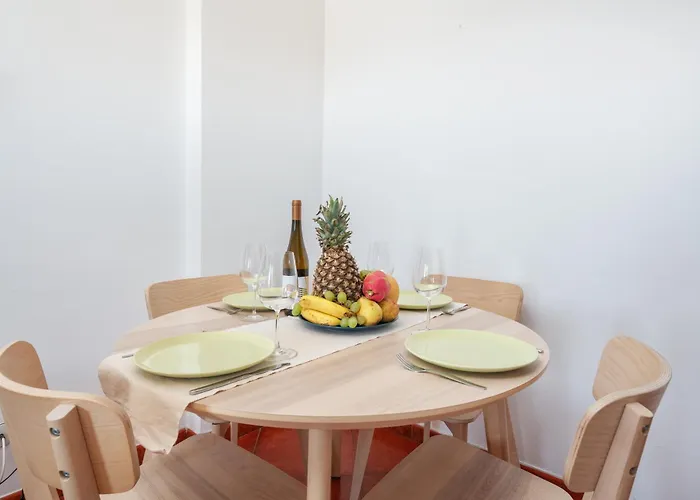 Homes With Cozy Terrace & 2 Swimming Pools Near The Heart אלבופיירה