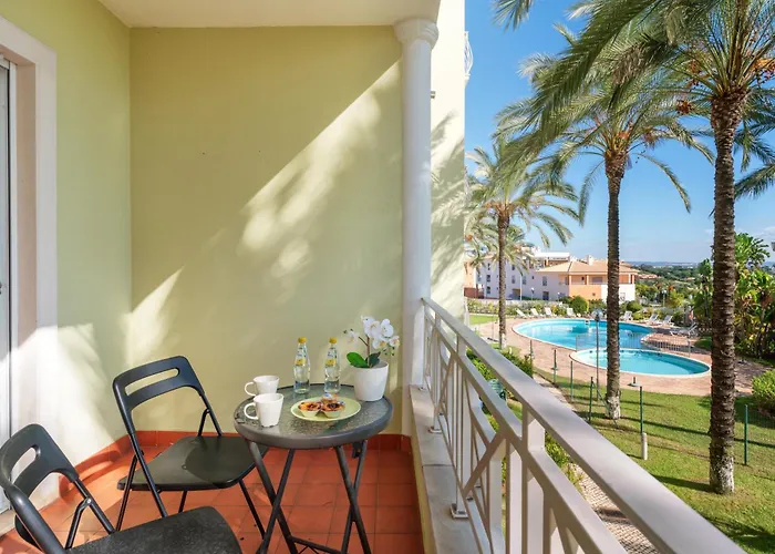 Homes With Cozy Terrace & 2 Swimming Pools Near The Heart אלבופיירה