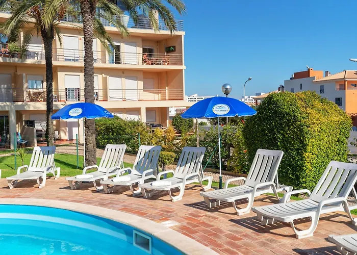 Homes With Cozy Terrace & 2 Swimming Pools Near The Heart דירה *
