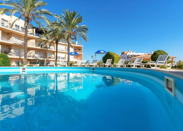 דירה Homes With Cozy Terrace & 2 Swimming Pools Near The Heart