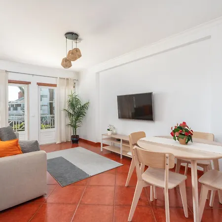 Homes With Cozy Terrace & 2 Swimming Pools Near The Heart Apartamento Albufeira