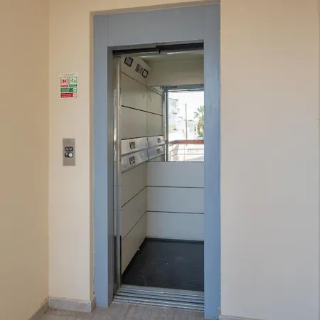 Apartamento Homes With Cozy Terrace & 2 Swimming Pools Near The Heart