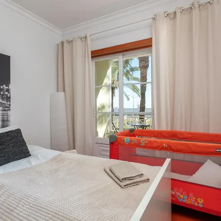 Apartamento Homes With Cozy Terrace & 2 Swimming Pools Near The Heart