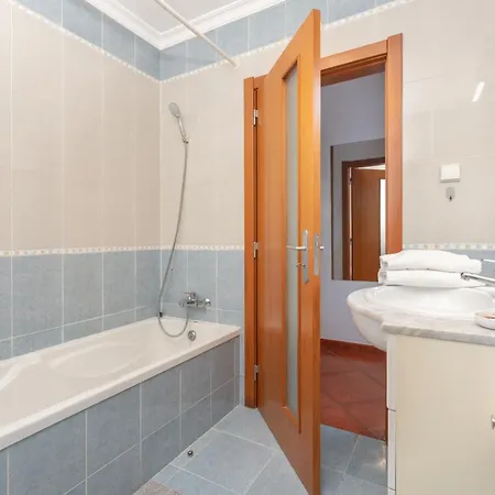 Homes With Cozy Terrace & 2 Swimming Pools Near The Heart Apartment