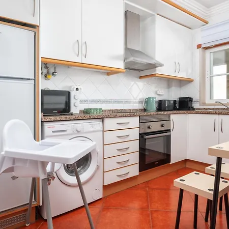 Apartment Homes With Cozy Terrace & 2 Swimming Pools Near The Heart