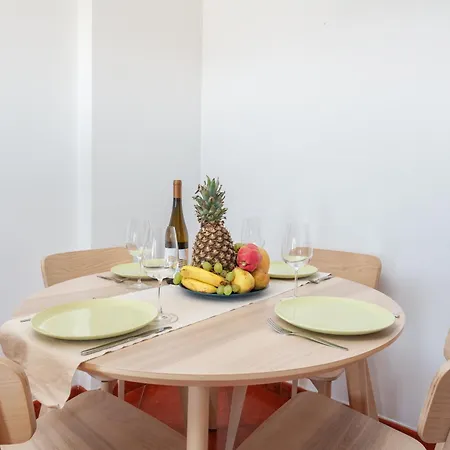 Apartment Homes With Cozy Terrace & 2 Swimming Pools Near The Heart *