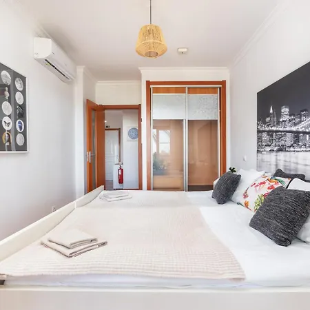 Homes With Cozy Terrace & 2 Swimming Pools Near The Heart Albufeira