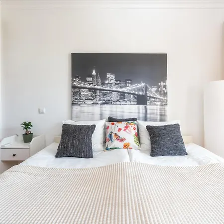 Apartment Homes With Cozy Terrace & 2 Swimming Pools Near The Heart
