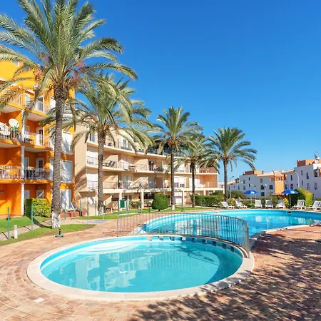 Homes With Cozy Terrace & 2 Swimming Pools Near The Heart Apartment