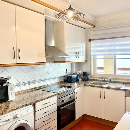 Апартаменты Homes With Cozy Terrace & 2 Swimming Pools Near The Heart Албуфейра