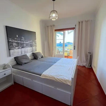 Апартаменты Homes With Cozy Terrace & 2 Swimming Pools Near The Heart *