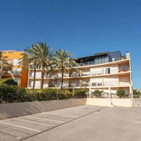 Homes With Cozy Terrace & 2 Swimming Pools Near The Heart Apartment