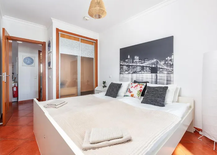 Homes With Cozy Terrace & 2 Swimming Pools Near The Heart