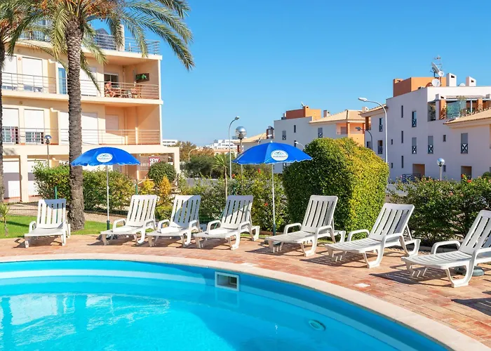 Homes With Cozy Terrace & 2 Swimming Pools Near The Heart アルブフェイラ