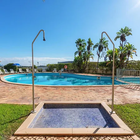 Apartament Homes With Cozy Terrace & 2 Swimming Pools Near The Heart